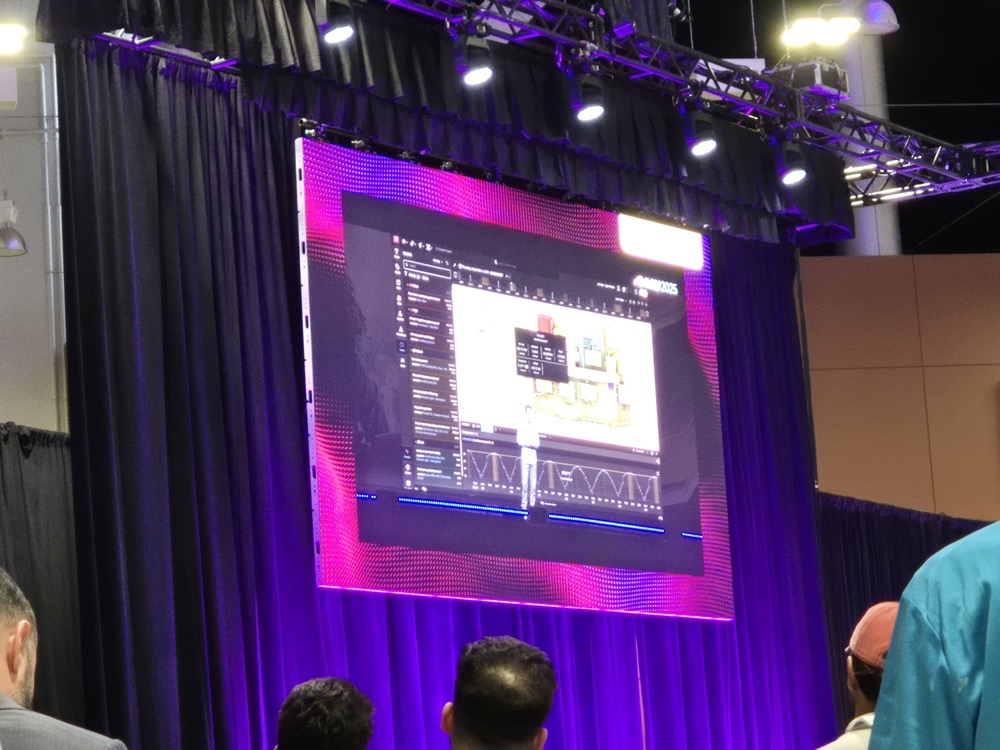 Tandem on mainstage.jpg Tandem on mainstage