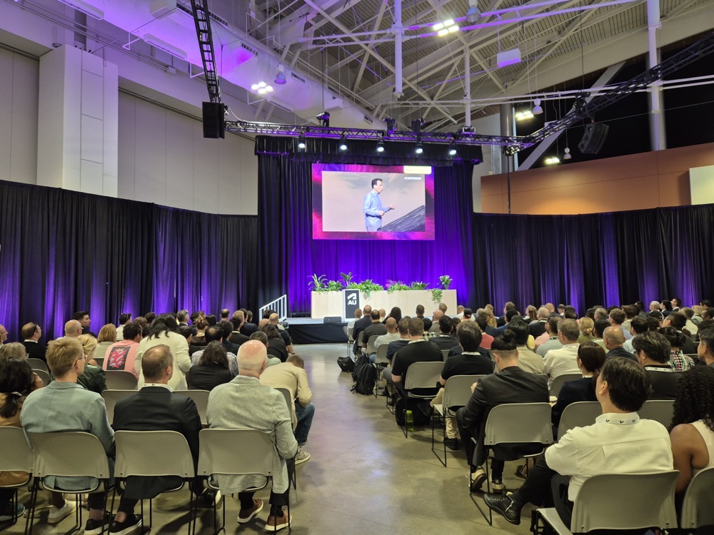 The mainstage in the Expo.jpg The mainstage in the Expo