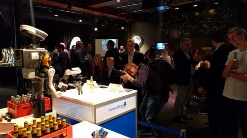 Robot-served beer tastes great, too