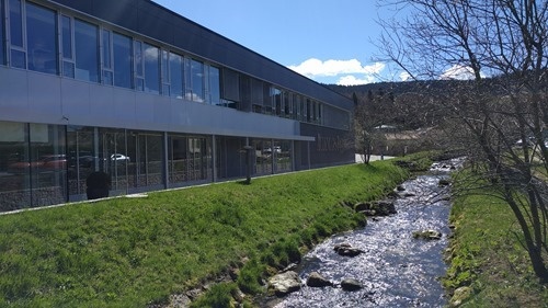 AP's new min-energy building