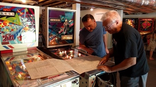 Duncan and Bob talking about wiring