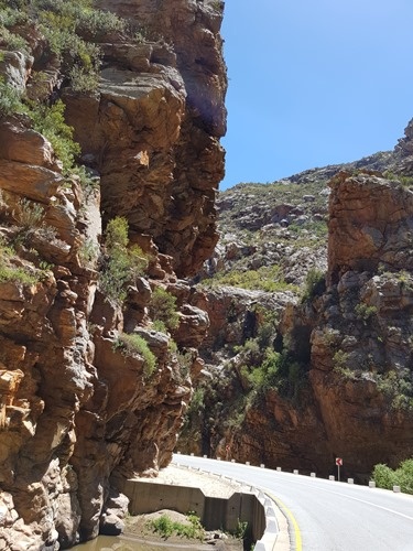 The road through Meiringspoort