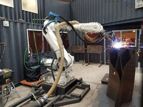 Some serious welding in progress