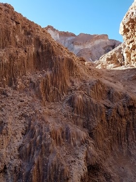 The surrounding rockscape