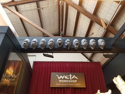 The many heads of Kong