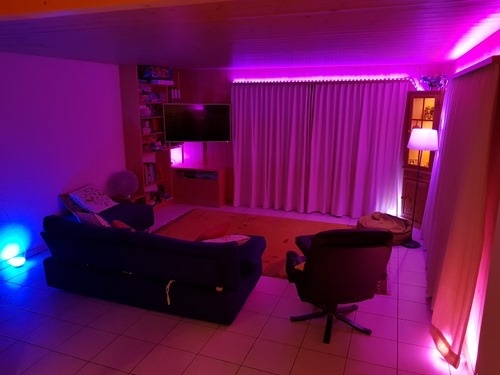 Dynamo-coloured room