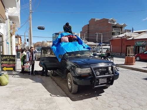 Loading up the tour jeep