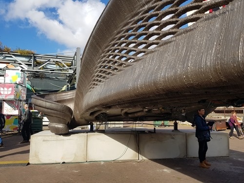 Under the bridge Under the bridge