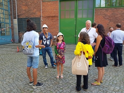 My family arrives