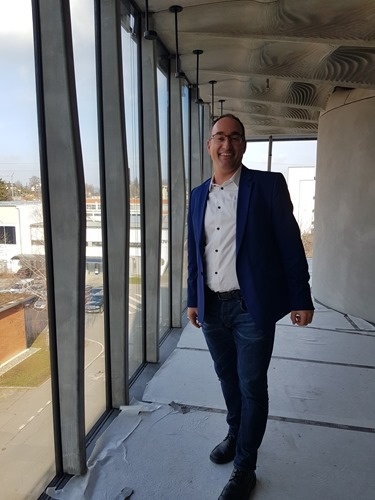 Reto giving me the tour