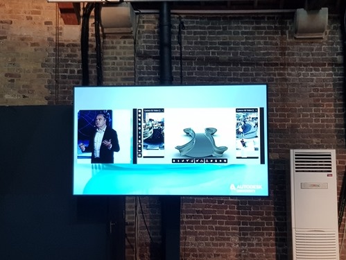 Nicholas talking about the MX3D bridge