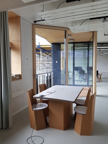 Glazing and workstations