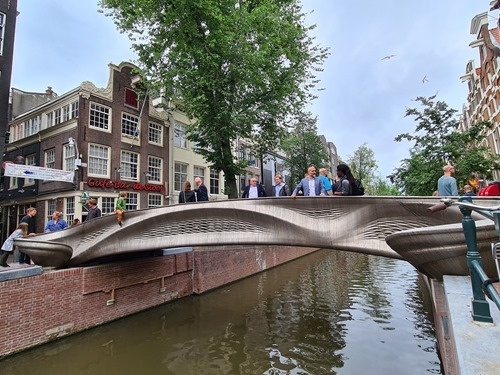 Kean and Kelvin on the bridge