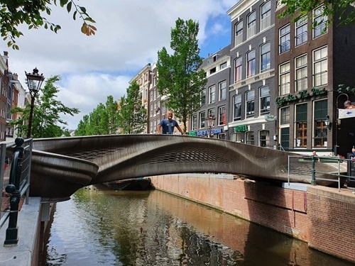 On the bridge with my new T-shirt